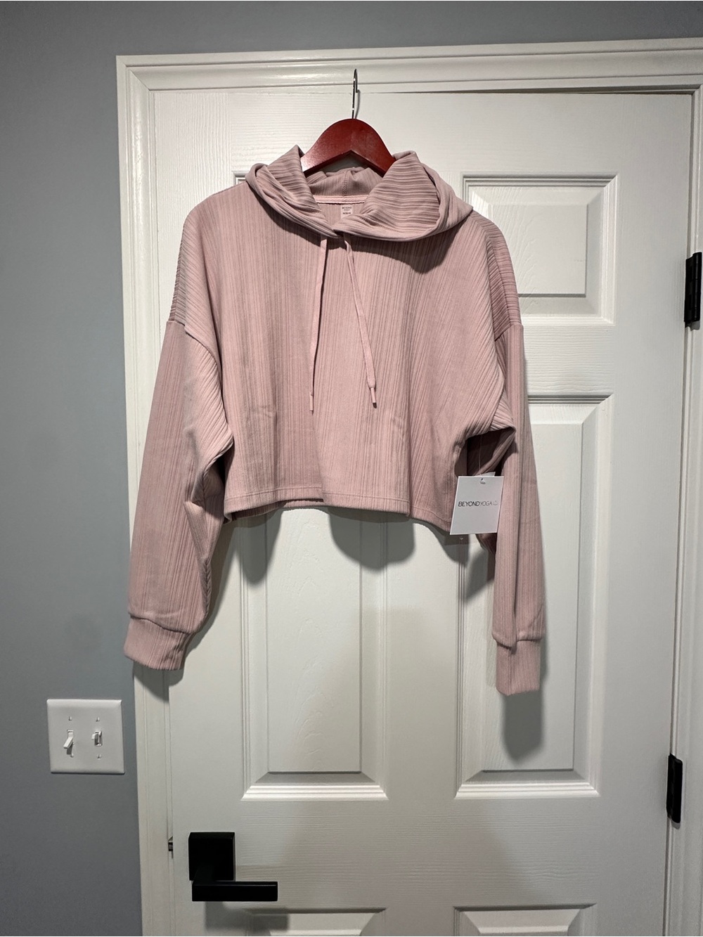 Beyond Yoga Ribbed Cropped Hoodie in Dusty Rose